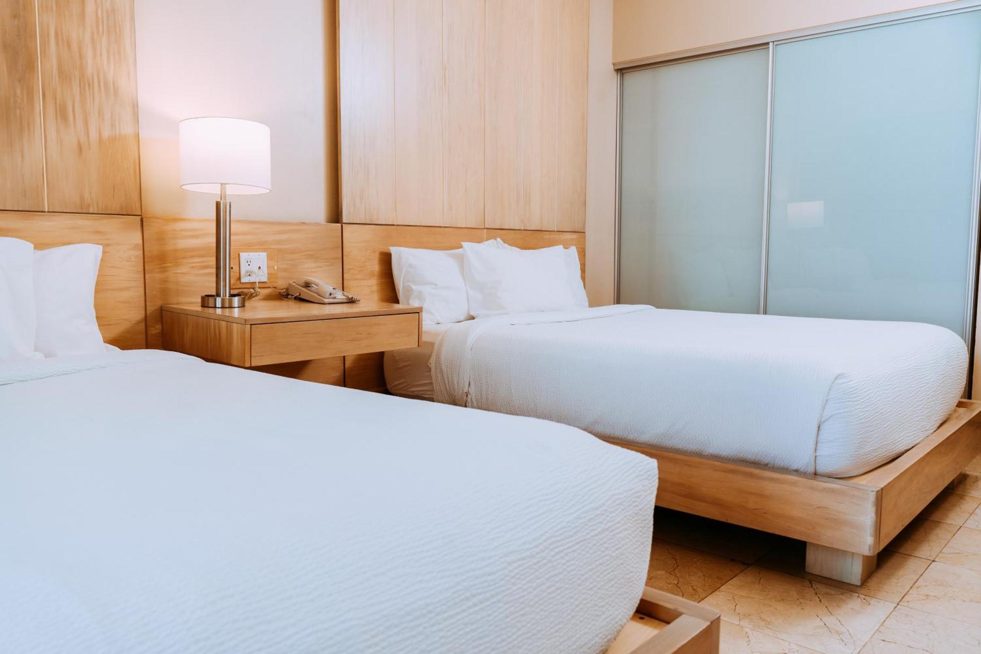 The Mill Resort And Suites 팜비치 외부 사진