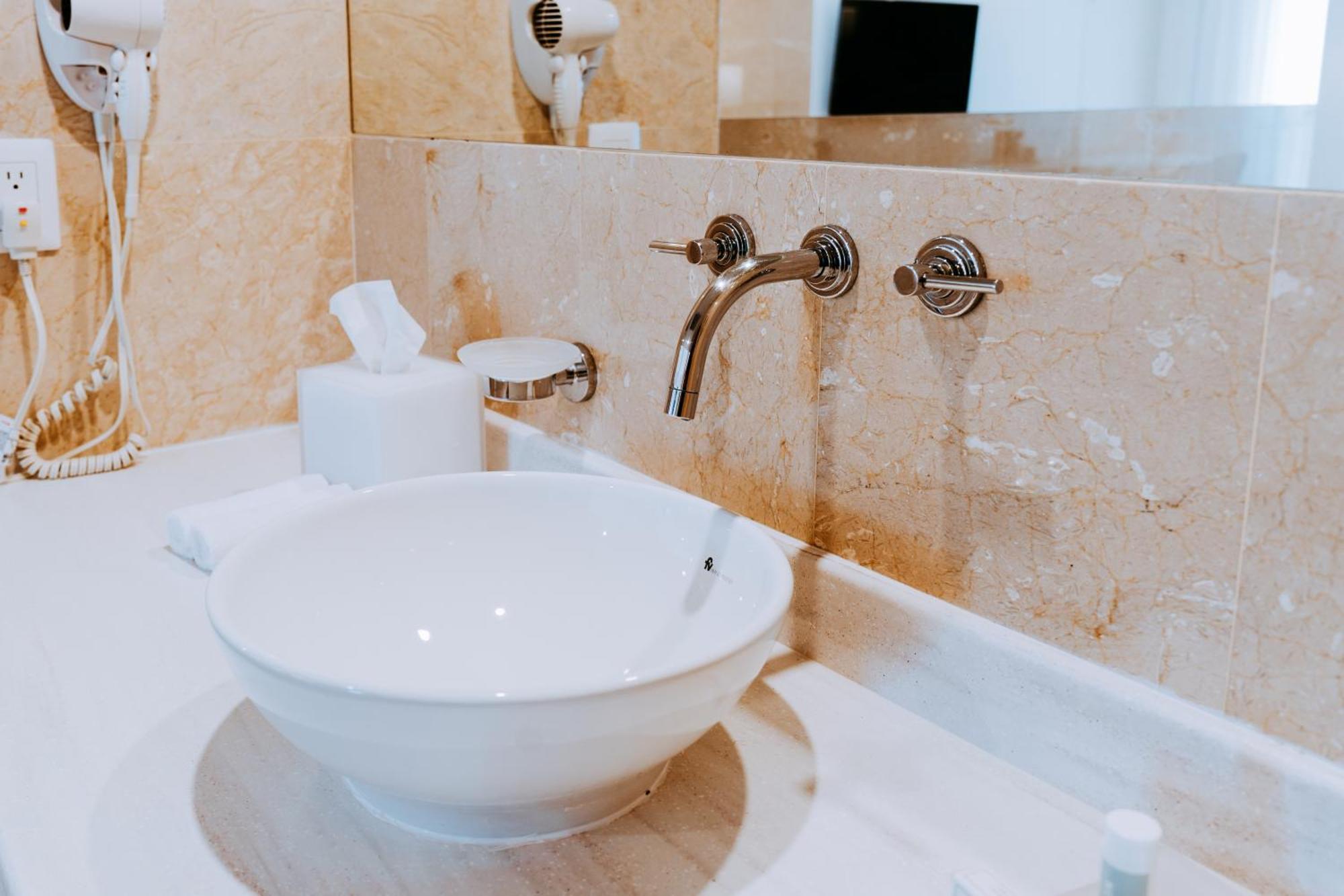The Mill Resort And Suites 팜비치 외부 사진